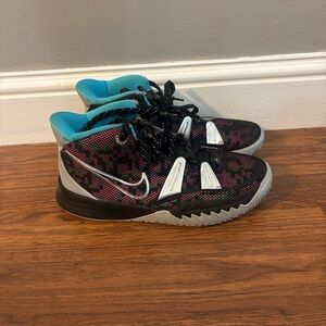 Nike Kyrie 7 pixel camo Sneakers